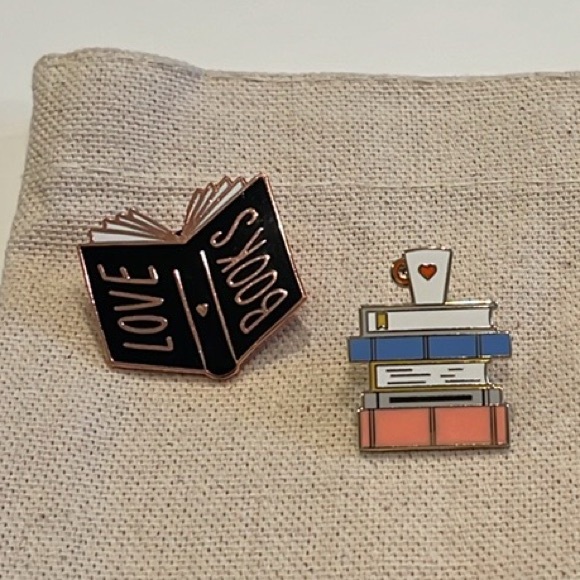 NWT Just One More Chapter Tote Book Bag & 2 Enamel Pins - Picture 11 of 11